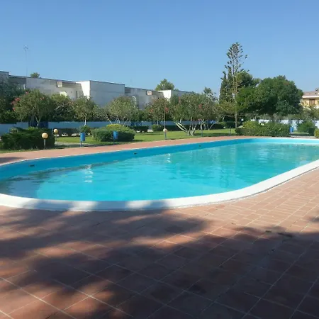 Con Piscina 23 * 멜렌두뇨